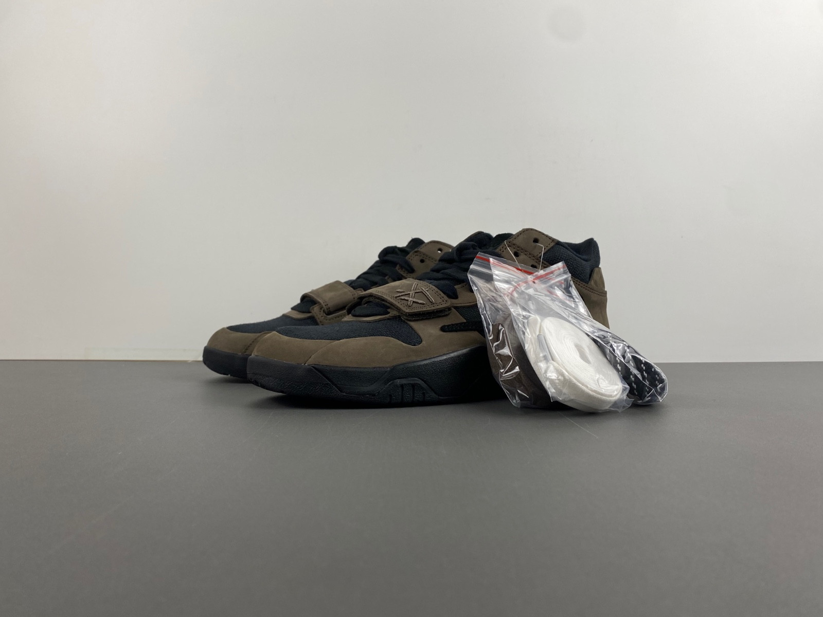 travis scott x jordan cut the check