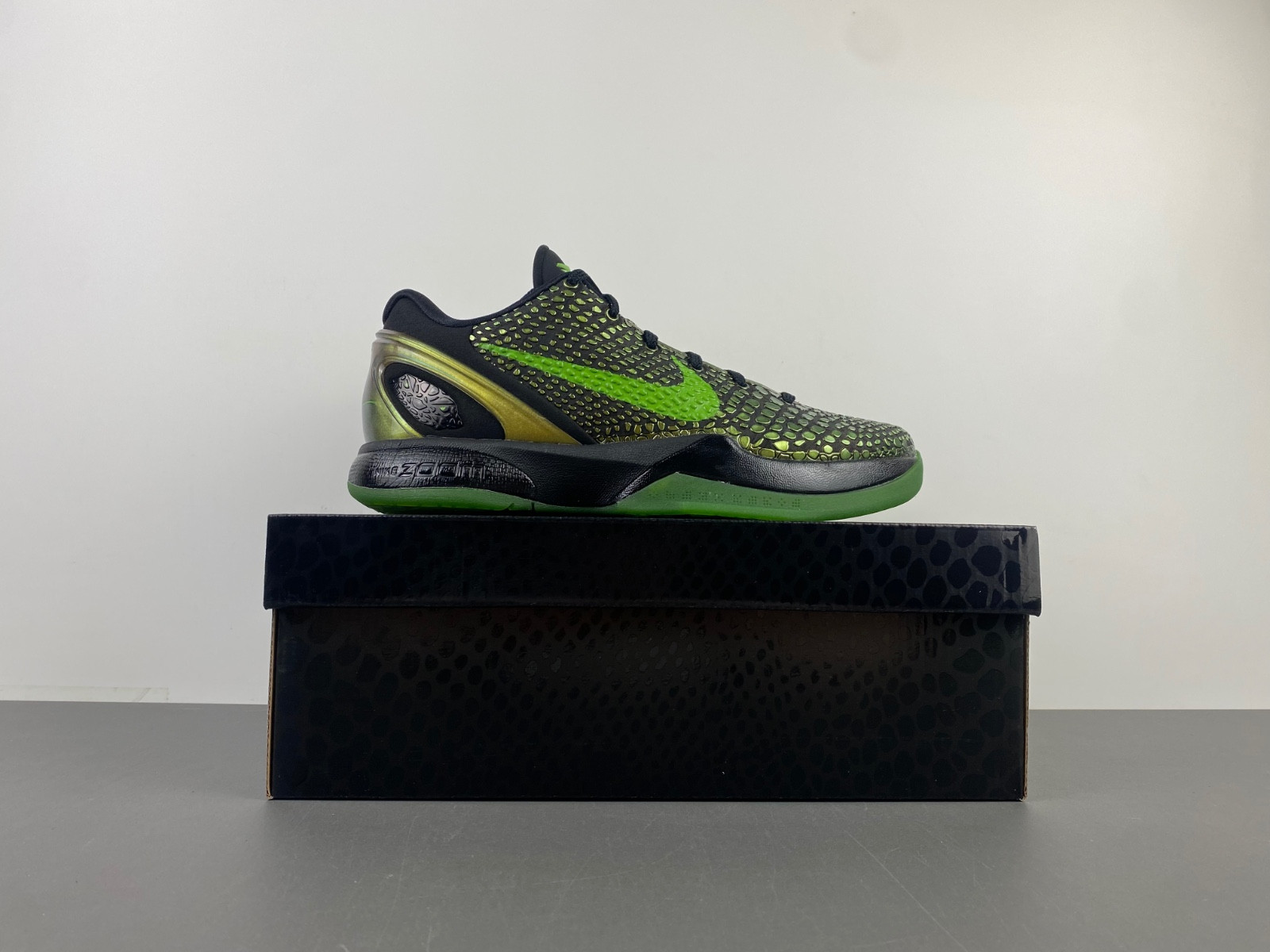Nike Zoom Kobe 6 Supreme 