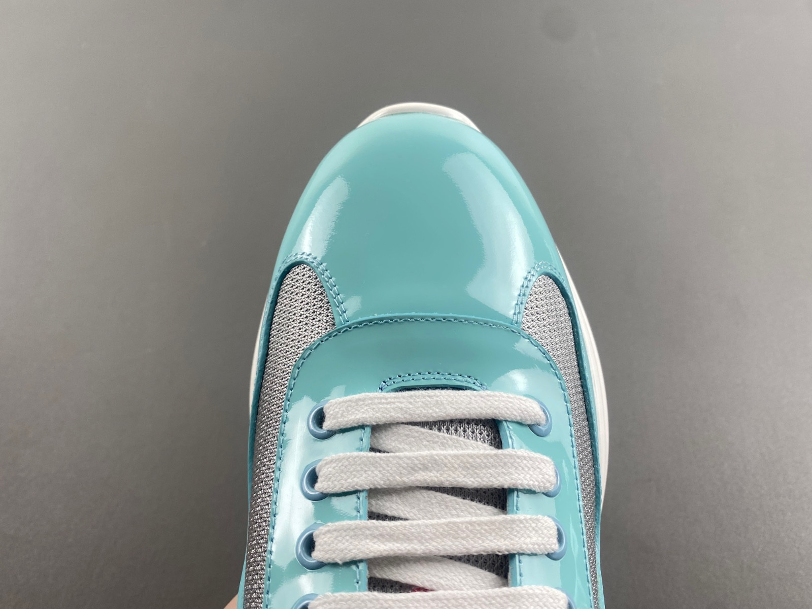 pr sneaker