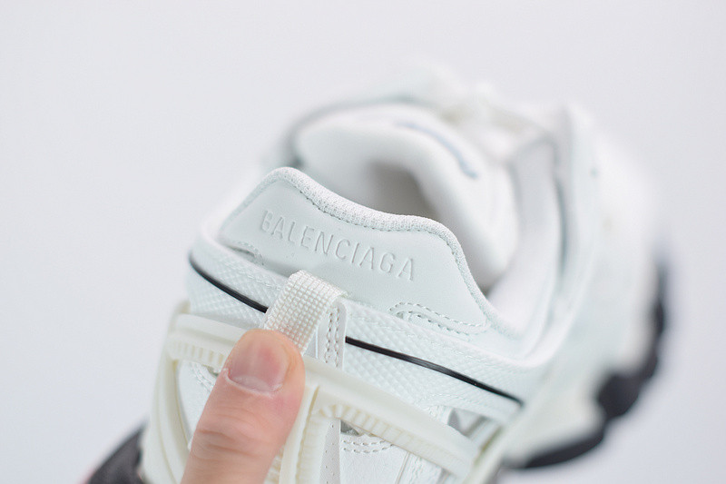 bc track sneaker