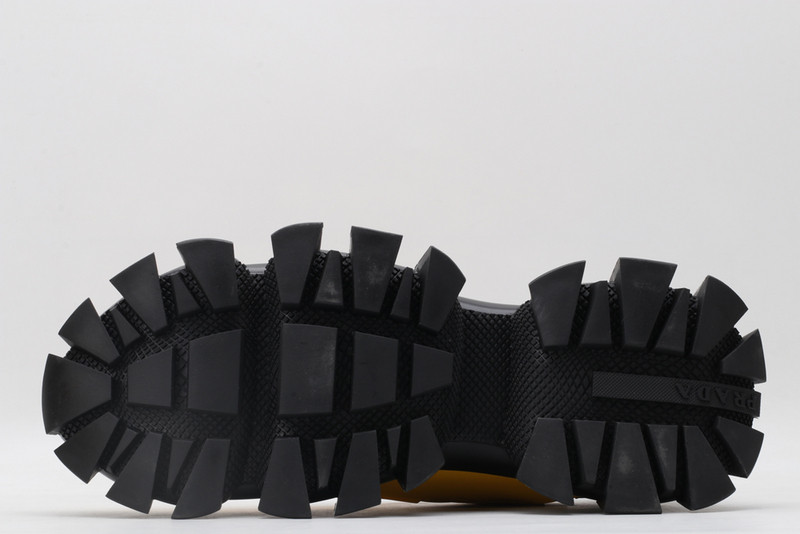 pr sneaker