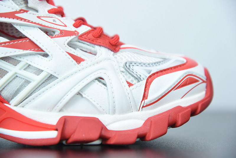 bc track sneaker