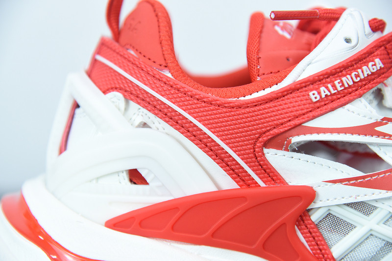 bc track sneaker
