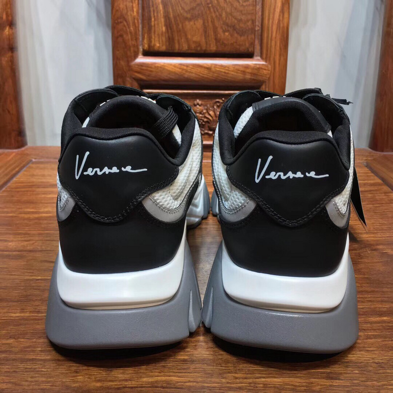 vs sneakers