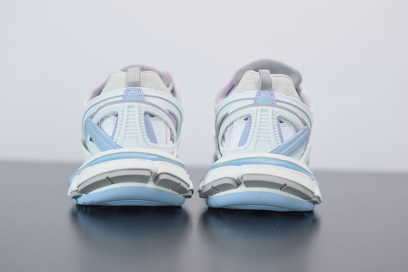 bc track sneaker