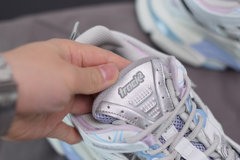 bc track sneaker