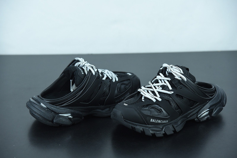 bc track sneaker
