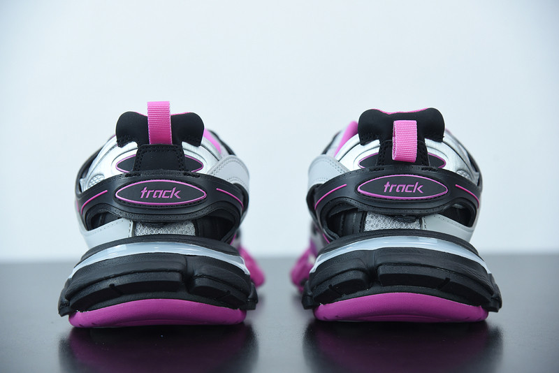 bc track sneaker