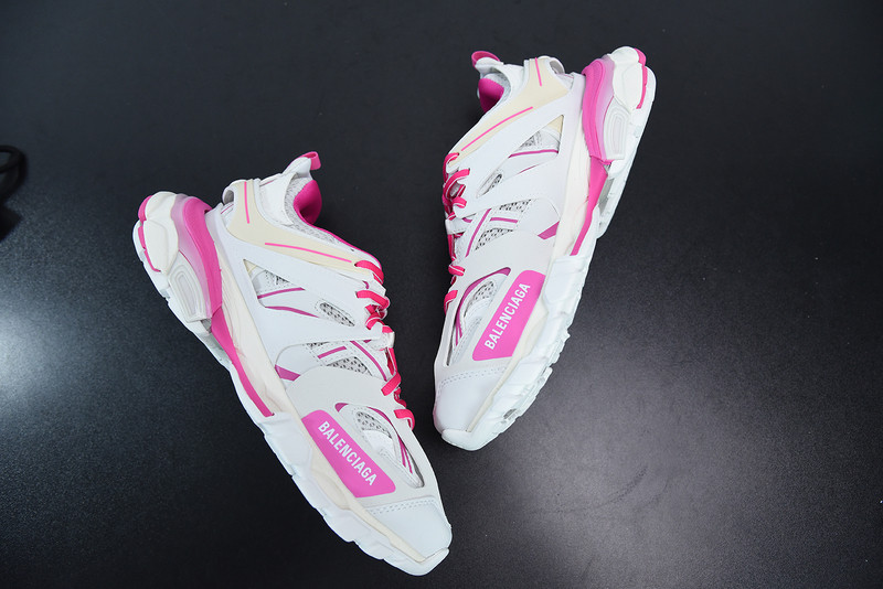 bc track sneaker