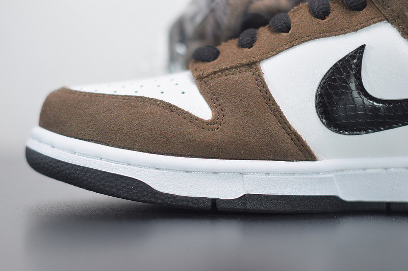 nike dunk low white black trail end brown 304292-102