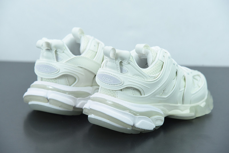 bc track sneaker