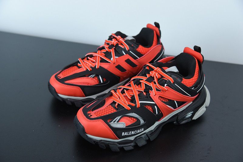 bc track sneaker