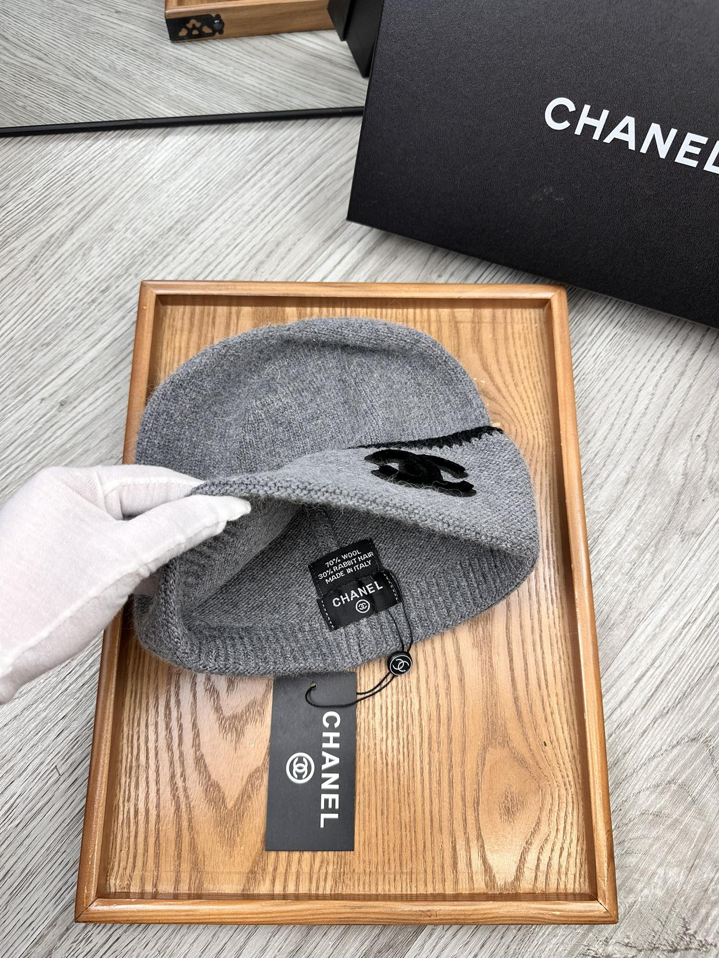 C hat