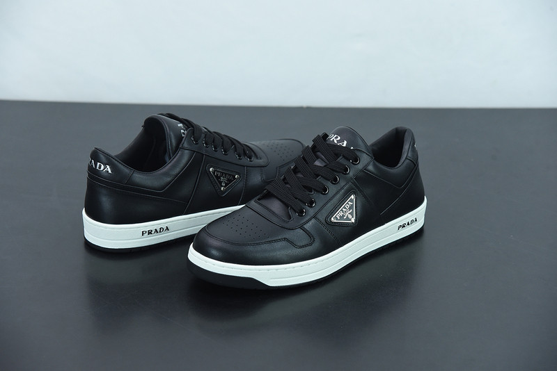 pr sneaker