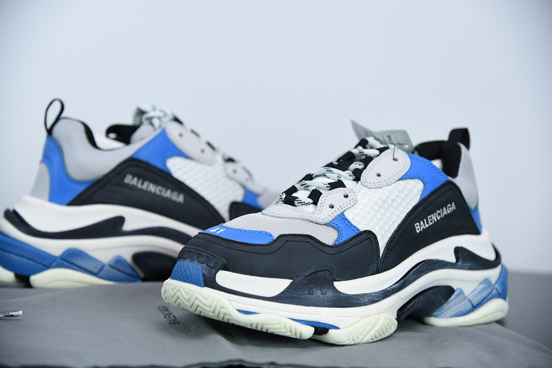 bc triple s trainer 536737 w09oh 1007