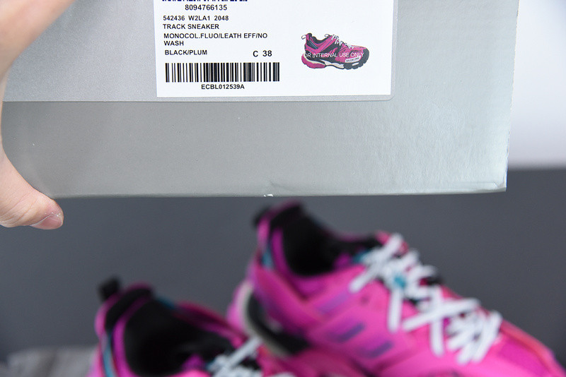 bc track sneaker