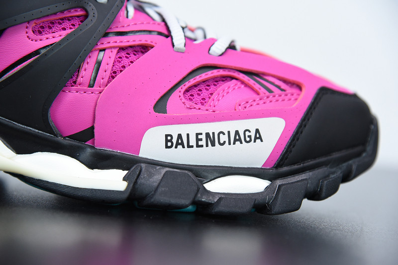 bc track sneaker