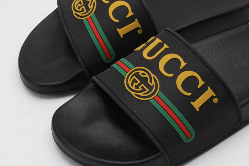 g*u*i sandals