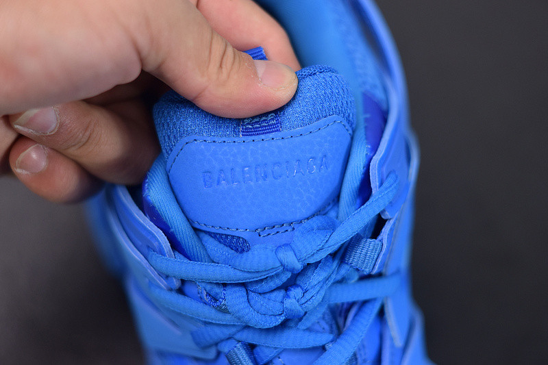 bc track sneaker