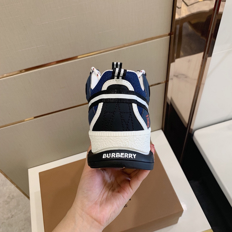 B**rry sneaker