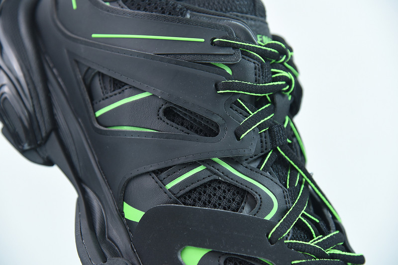 bc track sneaker