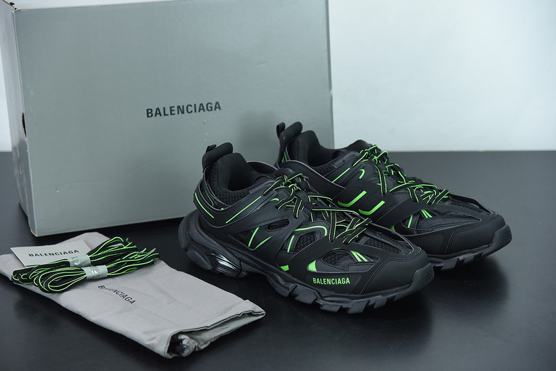 bc track sneaker
