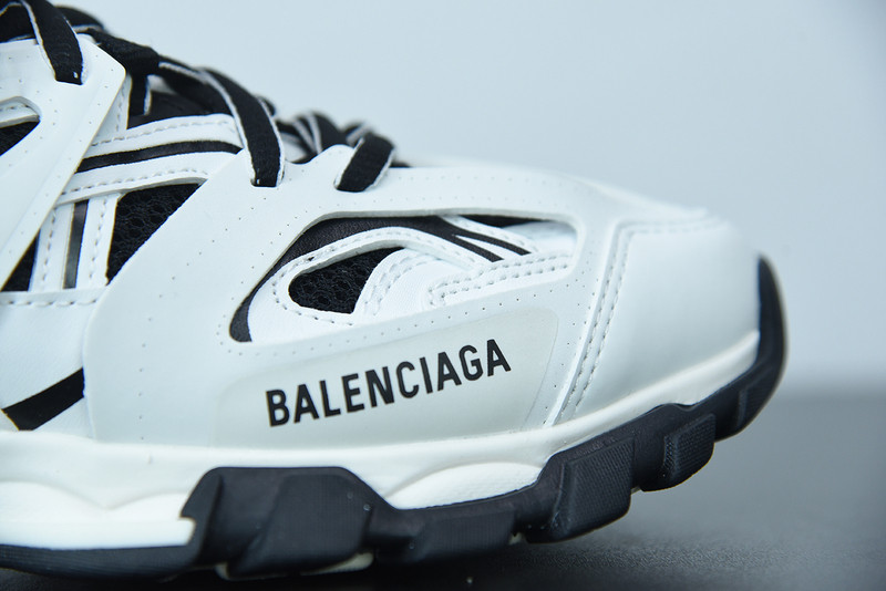 bc track sneaker