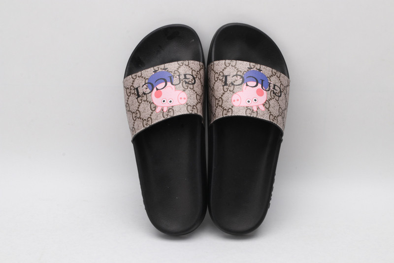 g*u*i sandals