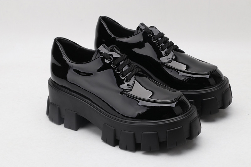 pr sneaker