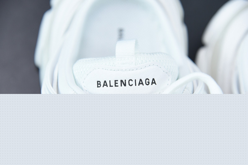 bc track sneaker