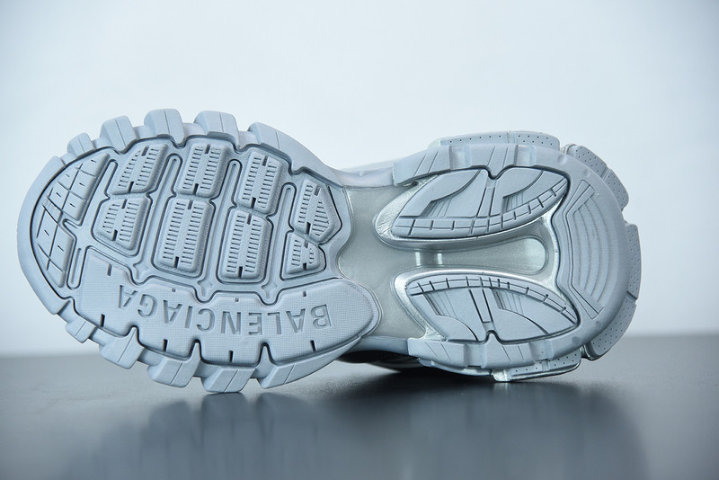 bc track sneaker