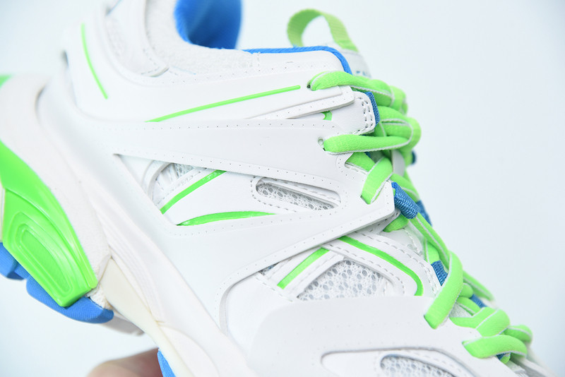 bc track sneaker