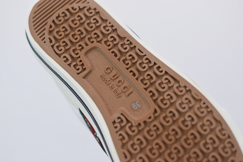 g*u*i sneaker