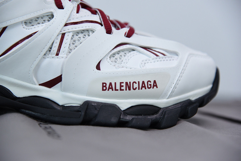 bc track sneaker