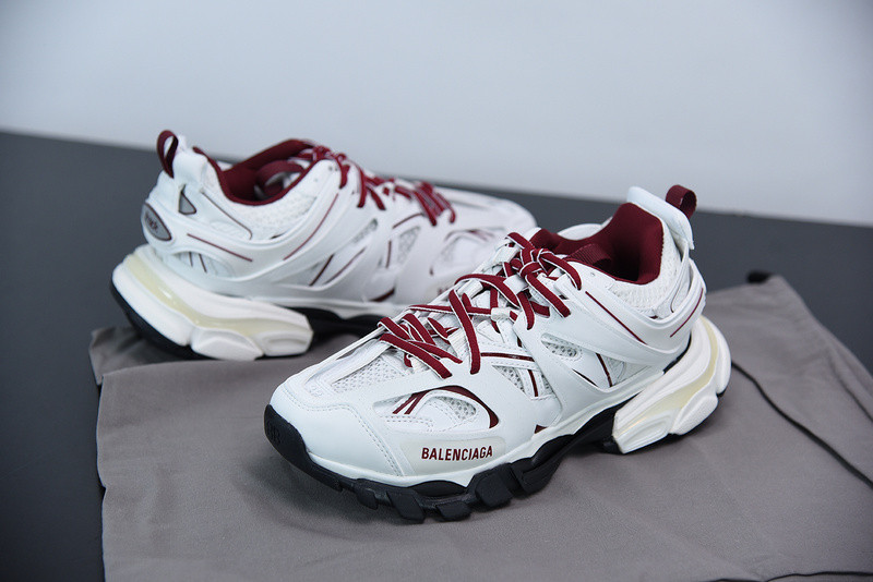 bc track sneaker