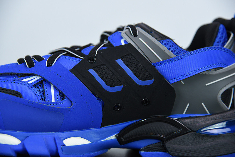 bc track sneaker