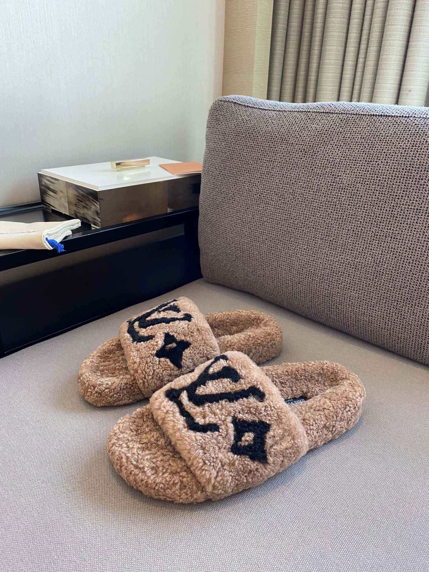 lvt sandals