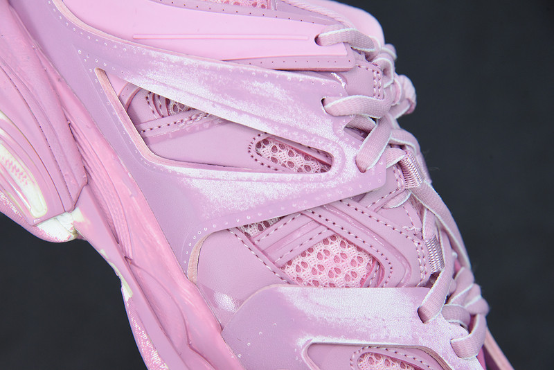 bc track sneaker