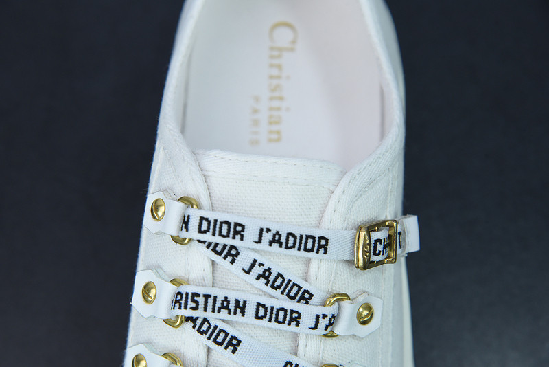 dio* low-top walk