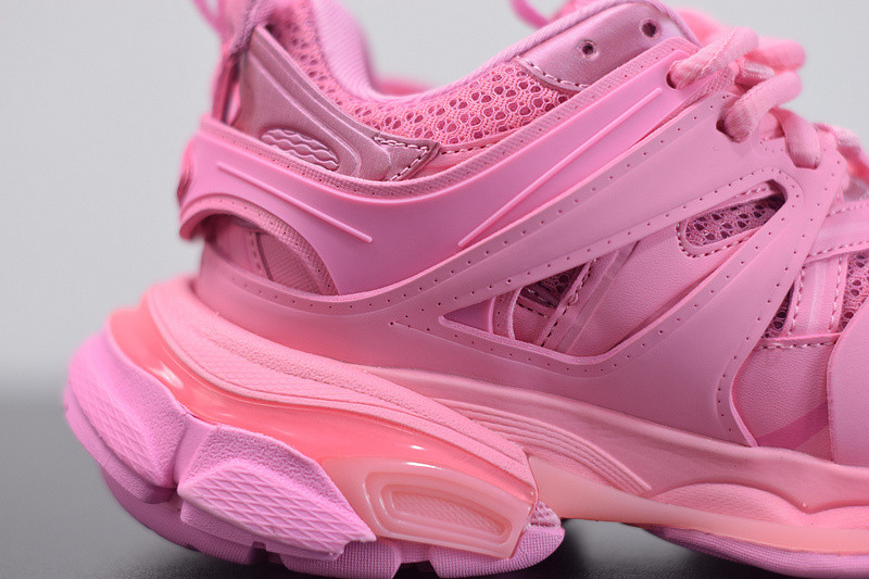 bc track sneaker