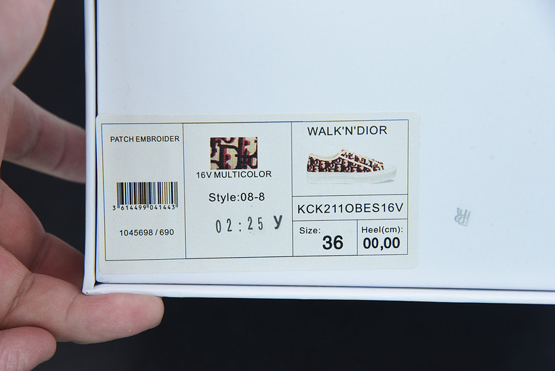 dio* low-top walk