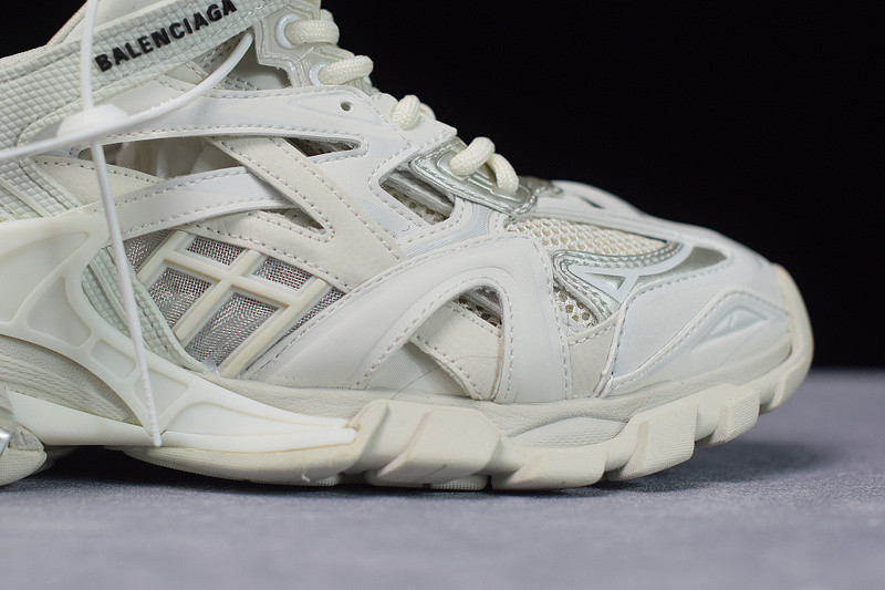 bc track sneaker