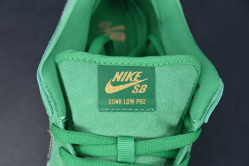 nike sb dunk low st. patrick
