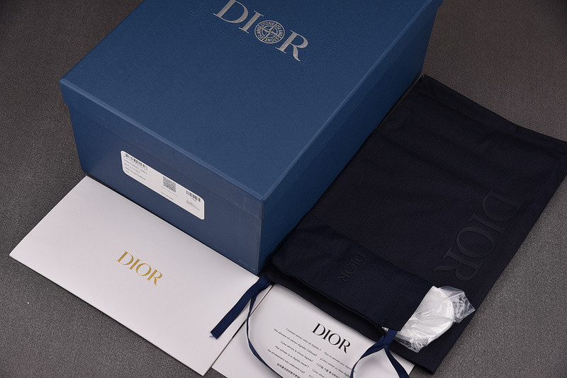 dio* sneaker