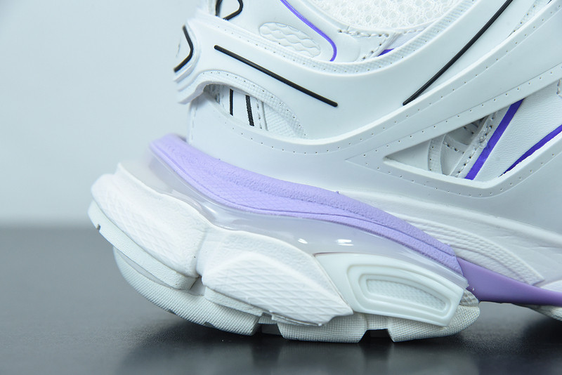 bc track sneaker