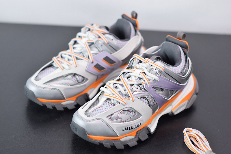 bc track sneaker