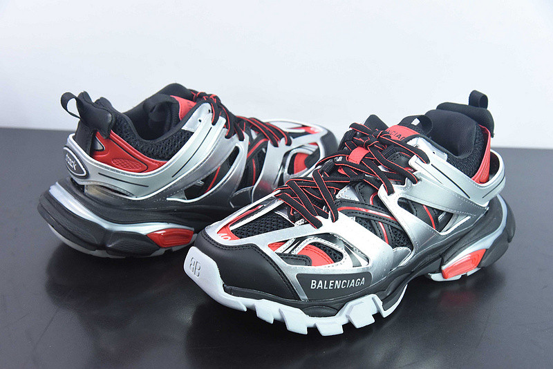 bc track sneaker