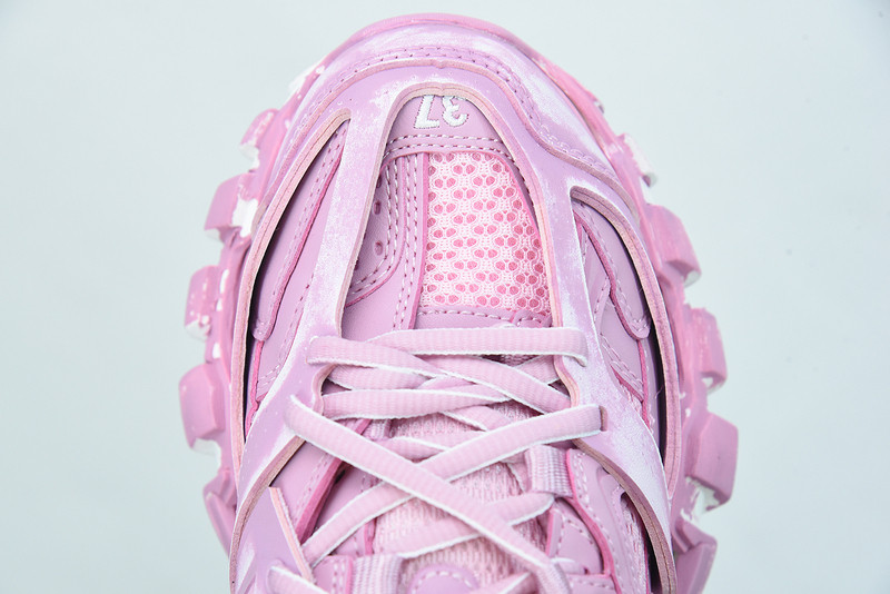 bc track sneaker