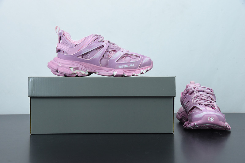 bc track sneaker