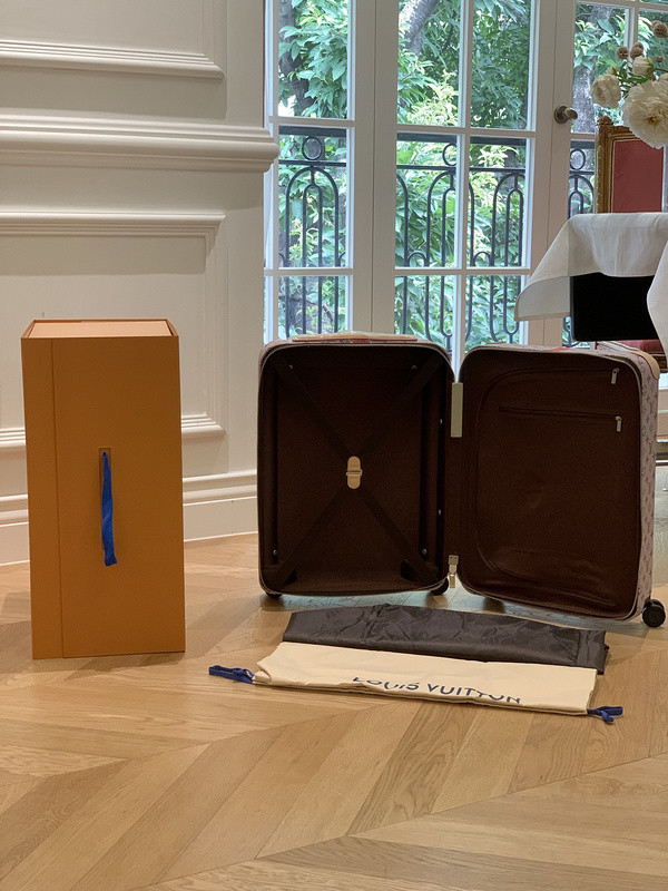 LVT HORIZON four-wheeled trolley case